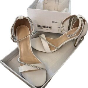 Chic White Heeled Sandals with Rhinestone Detail
